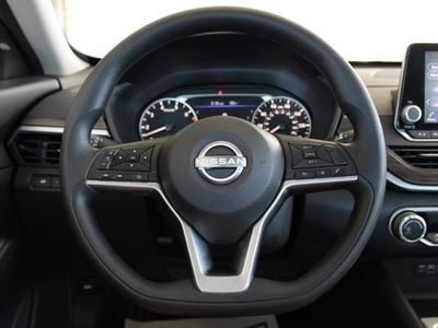 2025 Nissan Altima — detail view