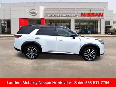 2025 Nissan Pathfinder — side profile view