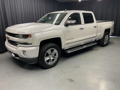 2017 Chevrolet Silverado 1500 — rear three-quarter view