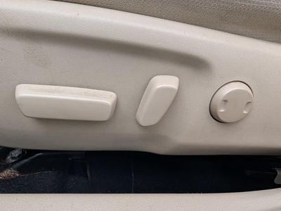 2014 Toyota Camry — detail view
