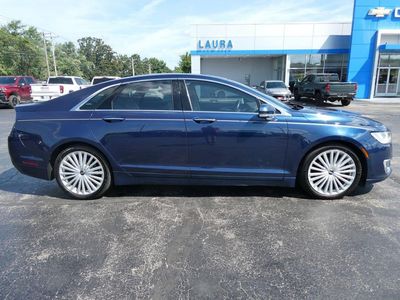 2017 Lincoln MKZ — interior view