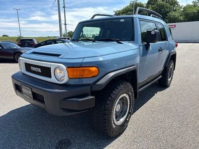 2014 Toyota FJ Cruiser — detail view