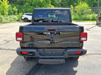 2022 Jeep Gladiator — detail view