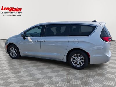 2024 Chrysler Pacifica — side profile view