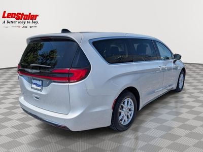 2023 Chrysler Pacifica — detail view