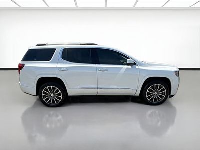 2020 GMC Acadia — detail view