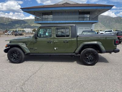 2022 Jeep Gladiator — side profile view