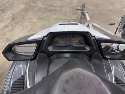 2017 YAMAHA WAVERUNNER VX CRUISE (CARBON/WHITE) | VX1050A-SA — detail view