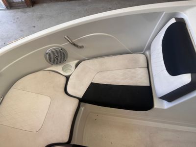 2022 TAHOE 200S - Photo 2