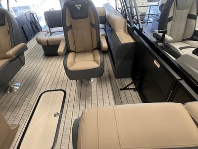 2026 VIAGGIO LAGO V22S TRITOON - Photo 4
