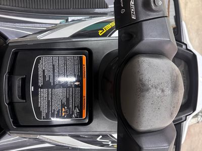 2017 YAMAHA WAVERUNNER VX CRUISE (CARBON/WHITE) | VX1050A-SA — side profile view