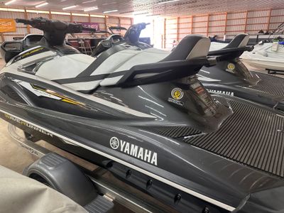 2017 YAMAHA WAVERUNNER VX CRUISE (CARBON/WHITE) | VX1050A-SA — photo 9 view