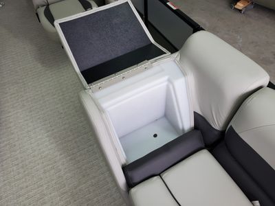 2022 HONDA BF150A2LA WT #657831 — engine compartment view