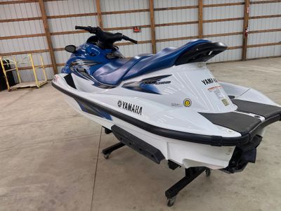 2004 YAMAHA WAVERUNNER XLT 800 — interior view