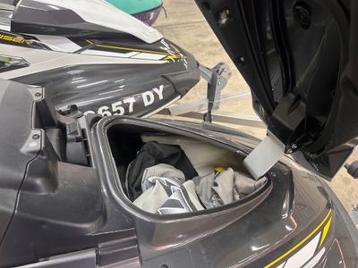 2017 YAMAHA WAVERUNNER VX CRUISE (CARBON/WHITE) | VX1050A-SA — photo 12 view