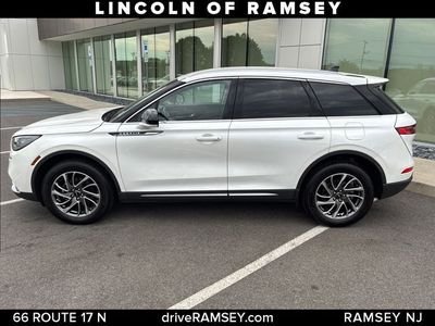 2022 Lincoln Corsair — side profile view