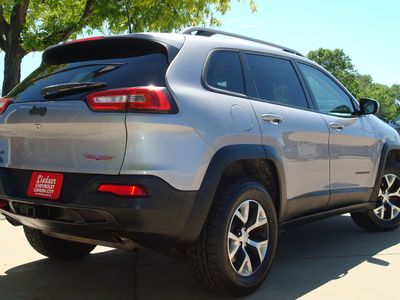 2018 Jeep Cherokee — interior view