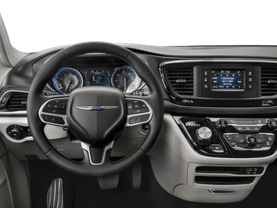2018 Chrysler Pacifica — interior view
