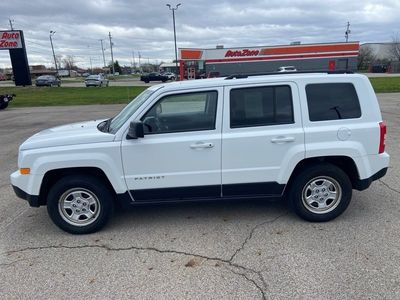 2017 Jeep Patriot — interior view