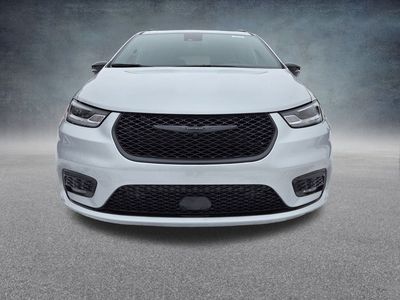 2026 Chrysler Pacifica — side profile view