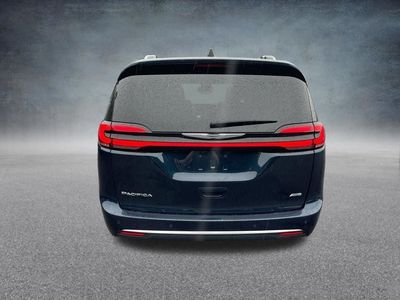 2024 Chrysler Pacifica — detail view