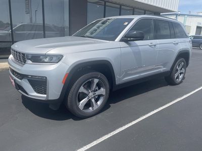 2026 Jeep Grand Cherokee — side profile view
