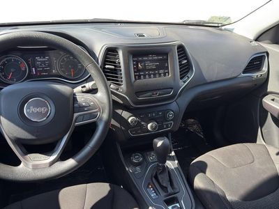 2019 Jeep Cherokee — detail view