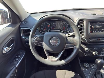 2019 Jeep Cherokee — interior view