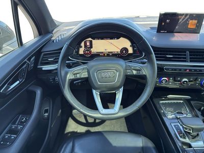 2019 Audi Q7 — interior view