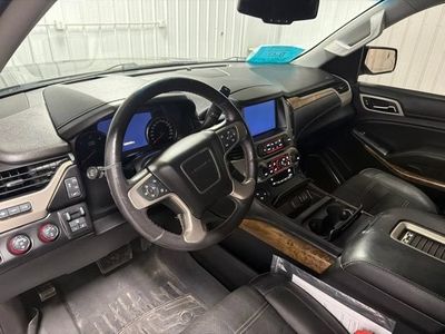 2016 GMC Yukon XL — side profile view