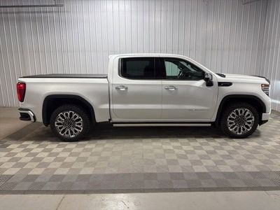 2023 GMC Sierra 1500 — detail view
