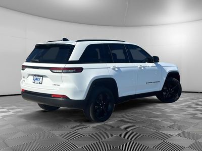 2024 Jeep Grand Cherokee — interior view