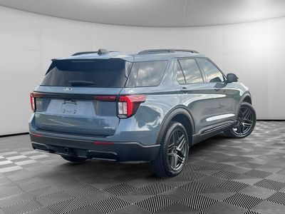 2025 Ford Explorer — detail view