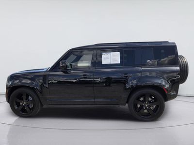 2022 Land Rover Defender — detail view