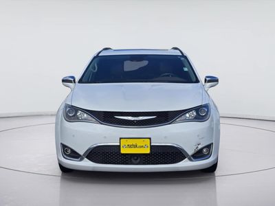 2017 Chrysler Pacifica — side profile view