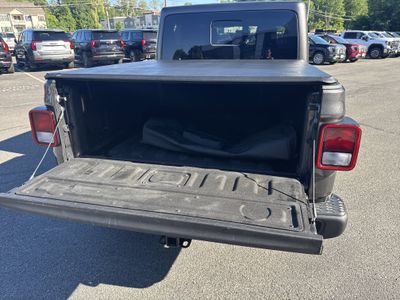 2022 Jeep Gladiator — detail view