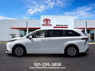 2025 Toyota Sienna — side profile view