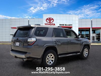2016 Toyota 4Runner — detail view