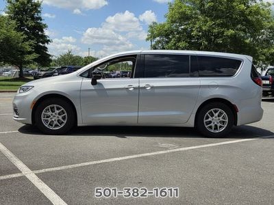 2024 Chrysler Pacifica — side profile view