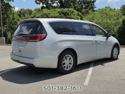 2024 Chrysler Pacifica — detail view