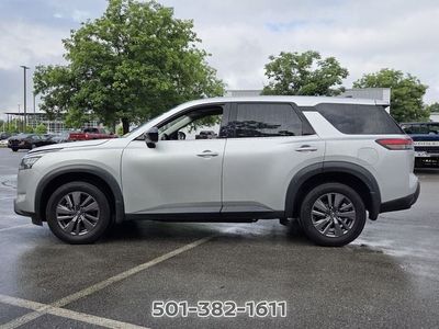 2024 Nissan Pathfinder — side profile view