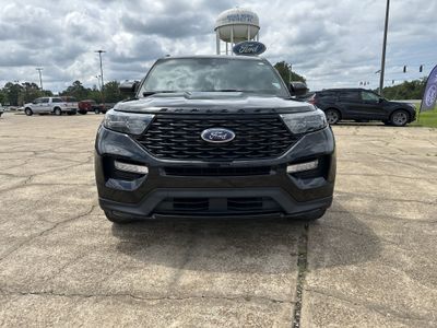 2022 Ford Explorer — side profile view