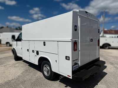 2025 Chevrolet Express Cutaway 3500 — side profile view