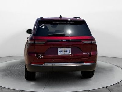 2023 Jeep Grand Cherokee — interior view