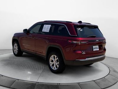 2023 Jeep Grand Cherokee — detail view