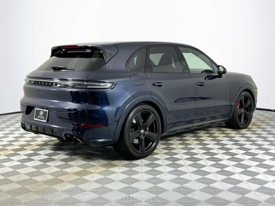 2025 Porsche Cayenne — detail view