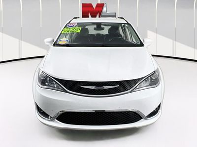 2017 Chrysler Pacifica — side profile view
