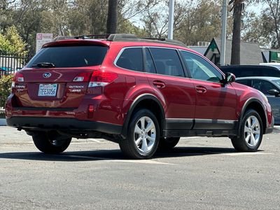 2014 Subaru Outback — detail view