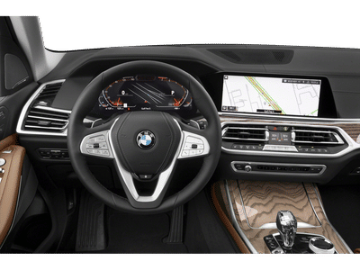 2022 BMW X7 — interior view
