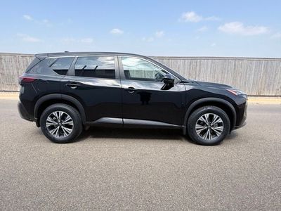 2022 Nissan Rogue — detail view